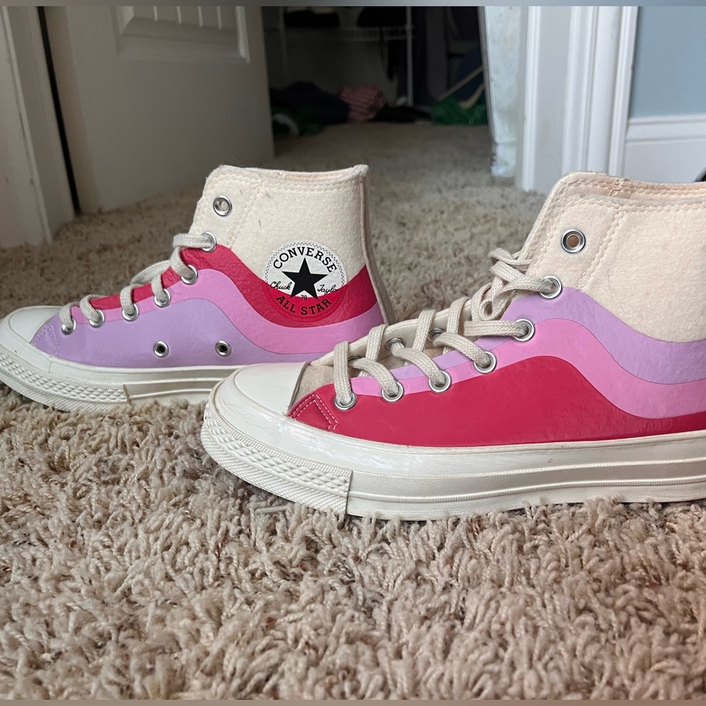 Converse Pink Red swirl